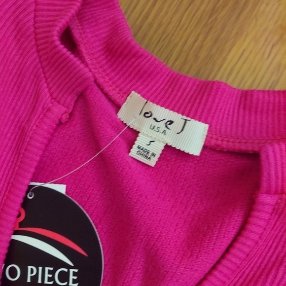 love J 2-piece set, fushia ribbed biker shorts + knot front crop top, NEW, small - Picture 2 of 10